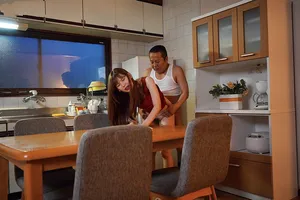 Con gái bị anh xã mới của má địt mỗi ngày, cho dù đã có người yêu