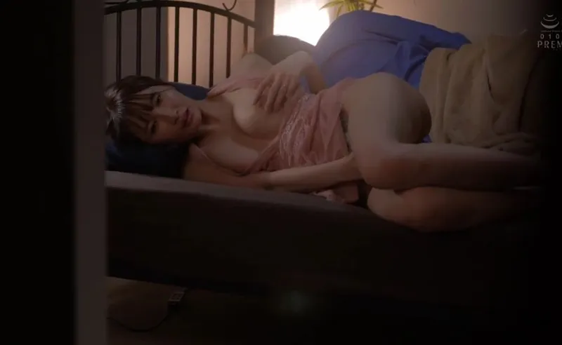 đưa cấp trên say xỉn về nhà, cậu nhân viên số hưởng húp được cô vợ tiền bối xinh dâm